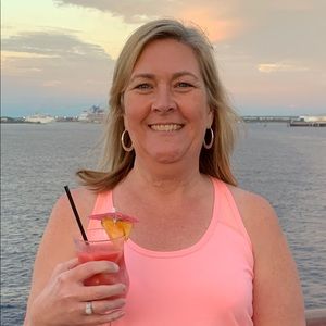 Meet your Posher, Dana